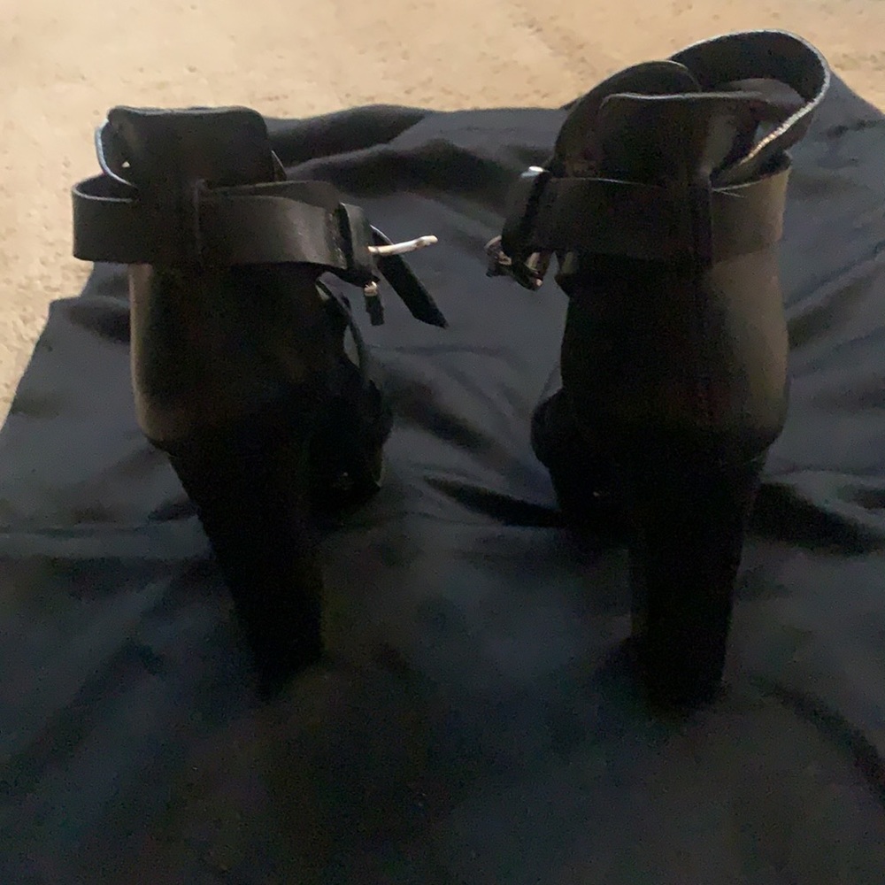 Micheal Kors platform peep toe heels - size 6.5 - Picture 4 of 5